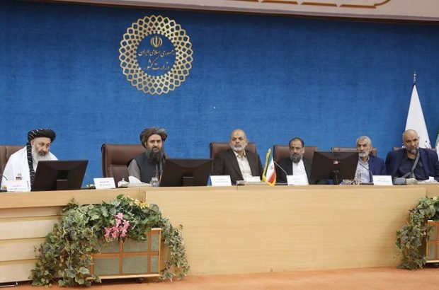 تاکید مقامات ایران و افغانستان بر تقویت روابط تجاری