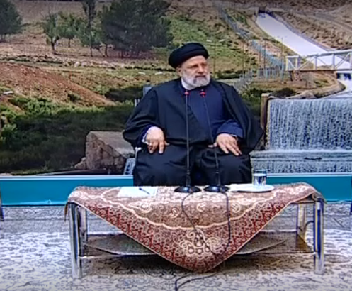 به دنبال مهار تورم همراه با رشد تولید هستیم
