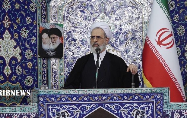 مسئولان در گشودن گره‌های زندگی مردم اهتمام داشته باشند
