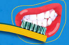 مسواک زدن محکم و با فشار دندان ها مسواک زدن محکم و با فشار دندان ها