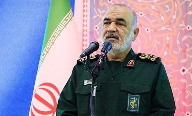هر چه قدرت پیدا می‌کنیم دشمن عقب می‌رود
